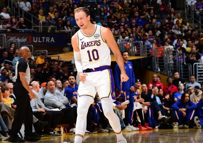 湖人主场120-106大胜森林狼 东契奇三双引领三杀