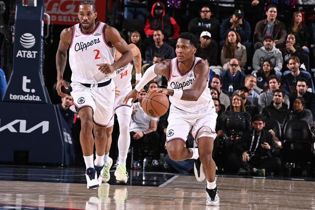 伦纳德绝杀创80年纪录 快船险胜步行者