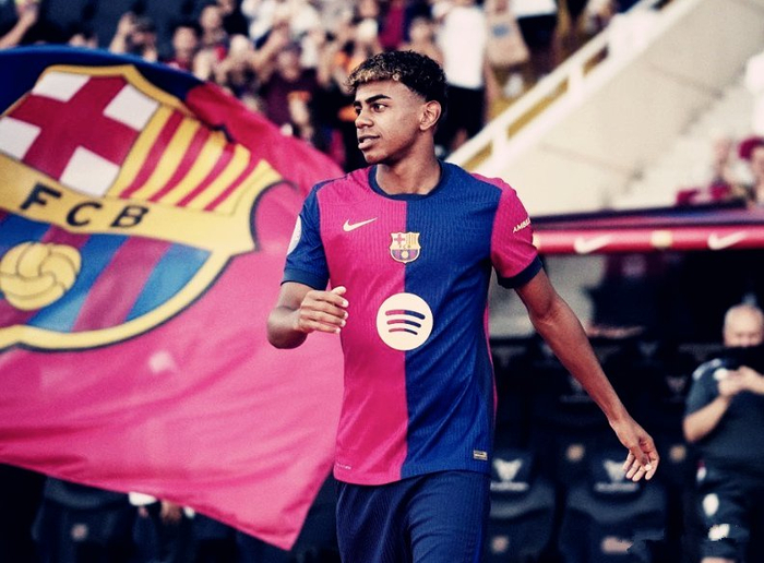 欧冠对决落幕 亚马尔奥利塞领跑最强右边锋争夺