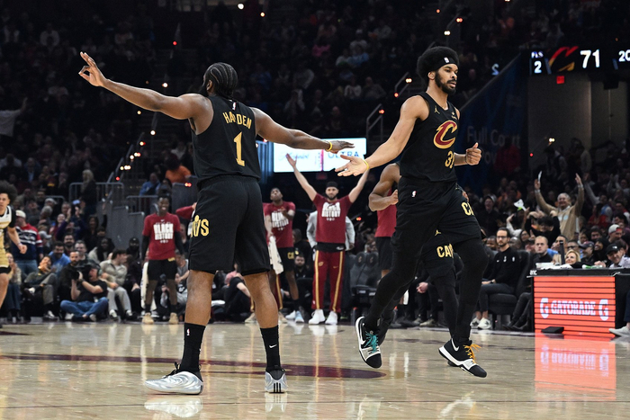 阿伦复出助骑士大胜热火，哈登挡拆战术成关键